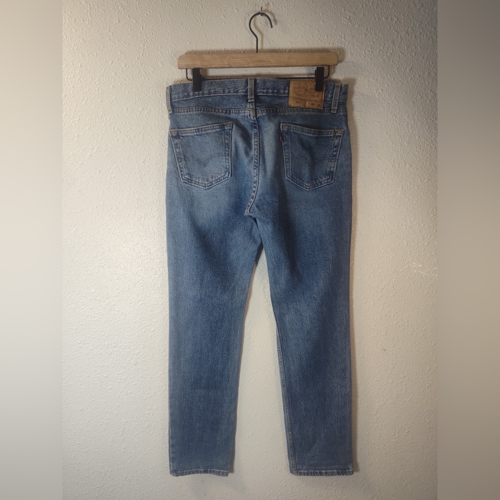 Levi's Light Blue Distressed Men's Jeans - Picture 2 of 3
